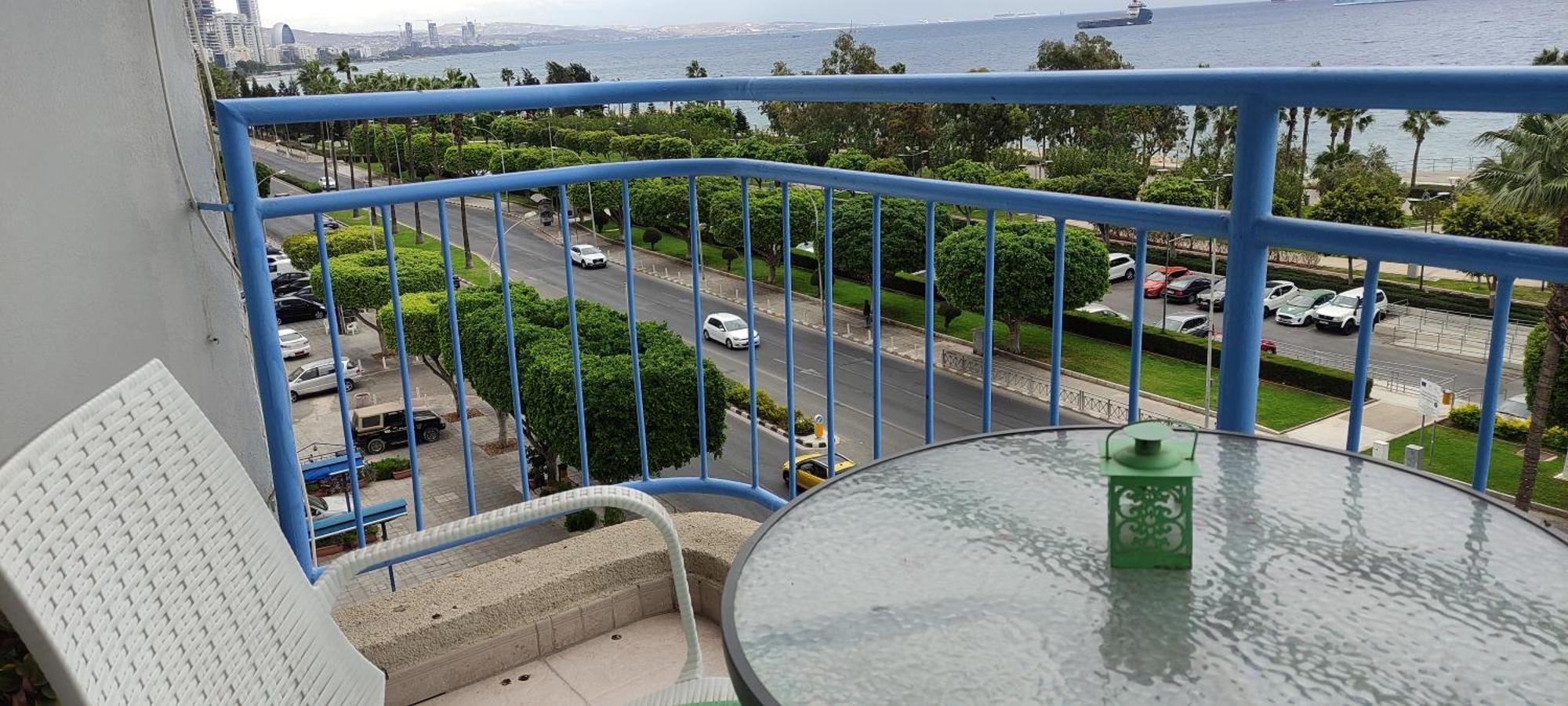 Sea Front & City Center, Amazing Sea View ลิมาซอล ภายนอก รูปภาพ