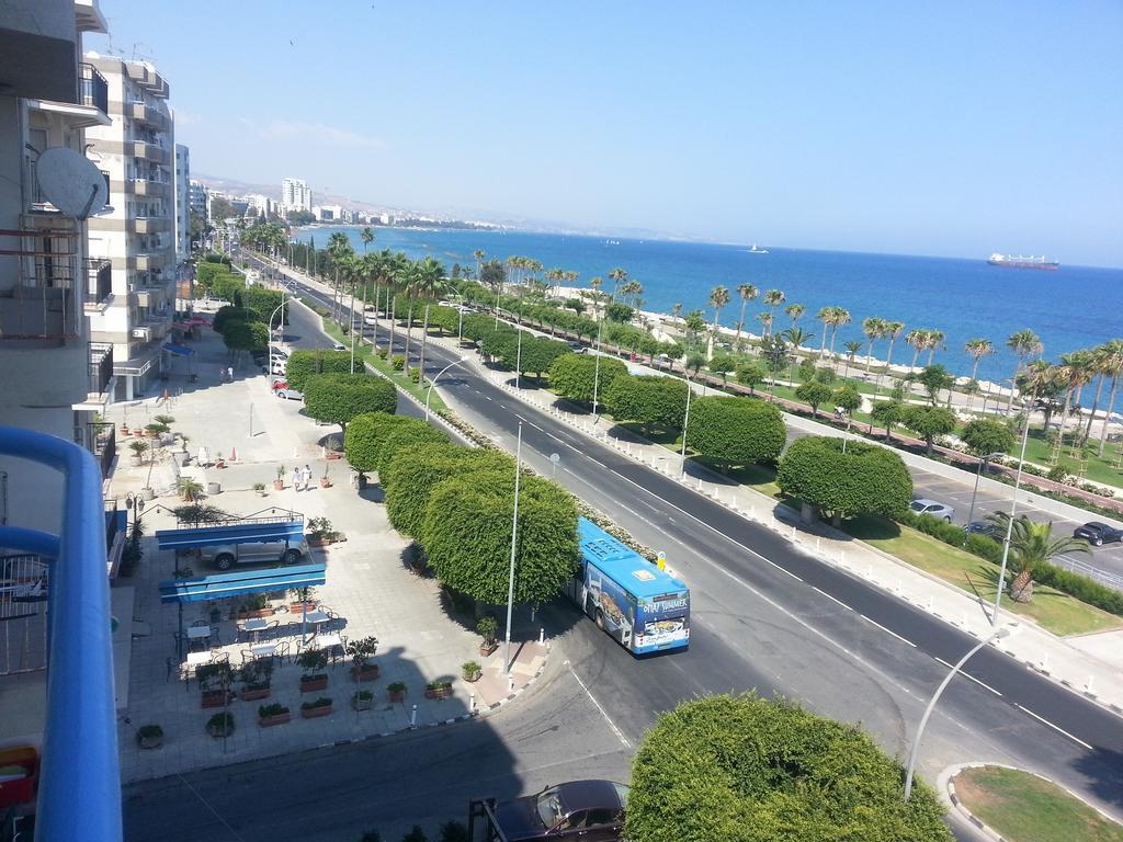 Sea Front & City Center, Amazing Sea View ลิมาซอล ภายนอก รูปภาพ