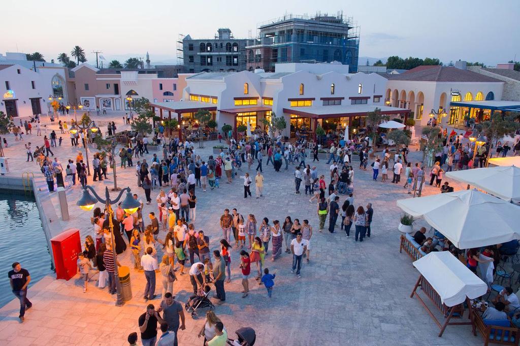 Sea Front & City Center, Amazing Sea View ลิมาซอล ภายนอก รูปภาพ