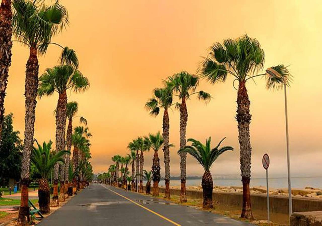 Sea Front & City Center, Amazing Sea View ลิมาซอล ภายนอก รูปภาพ