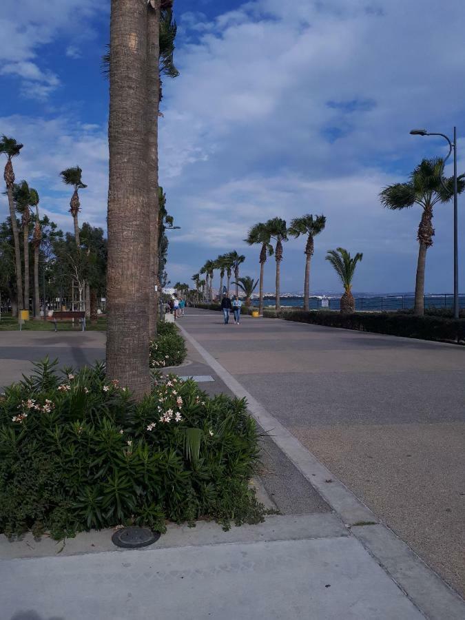 Sea Front & City Center, Amazing Sea View ลิมาซอล ภายนอก รูปภาพ