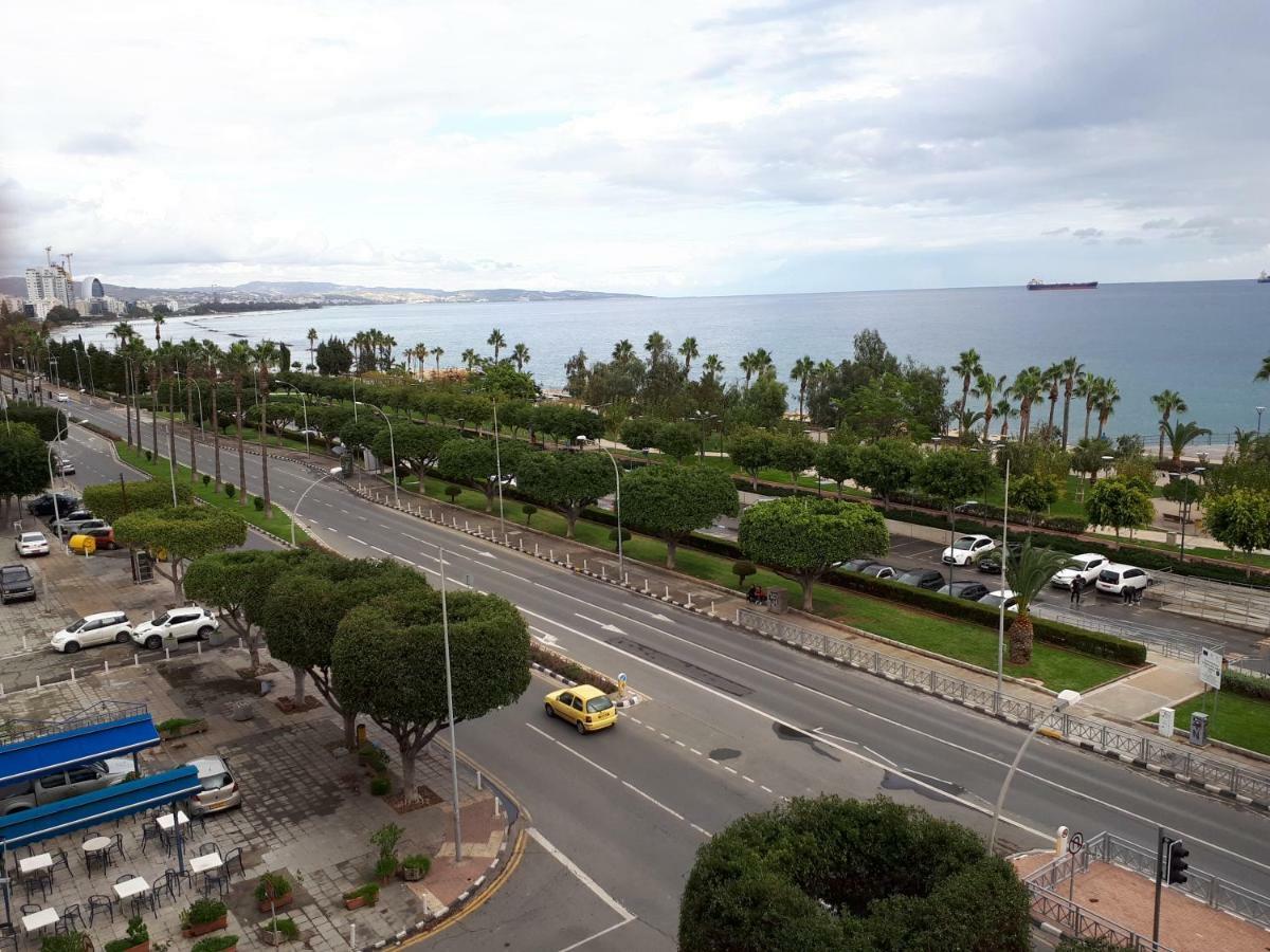 Sea Front & City Center, Amazing Sea View ลิมาซอล ภายนอก รูปภาพ
